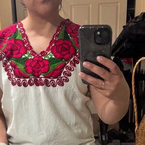 Vtg Mexican Shirt Hand Embroidered Boho Medium-Large Ivory Color Red Roses